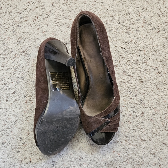 Avon brown peep toe leather heels, 8. - Picture 3 of 3